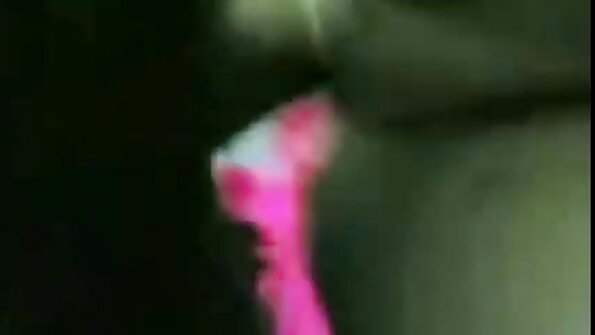Ариела Ферера ја заебаа задникот после сончање